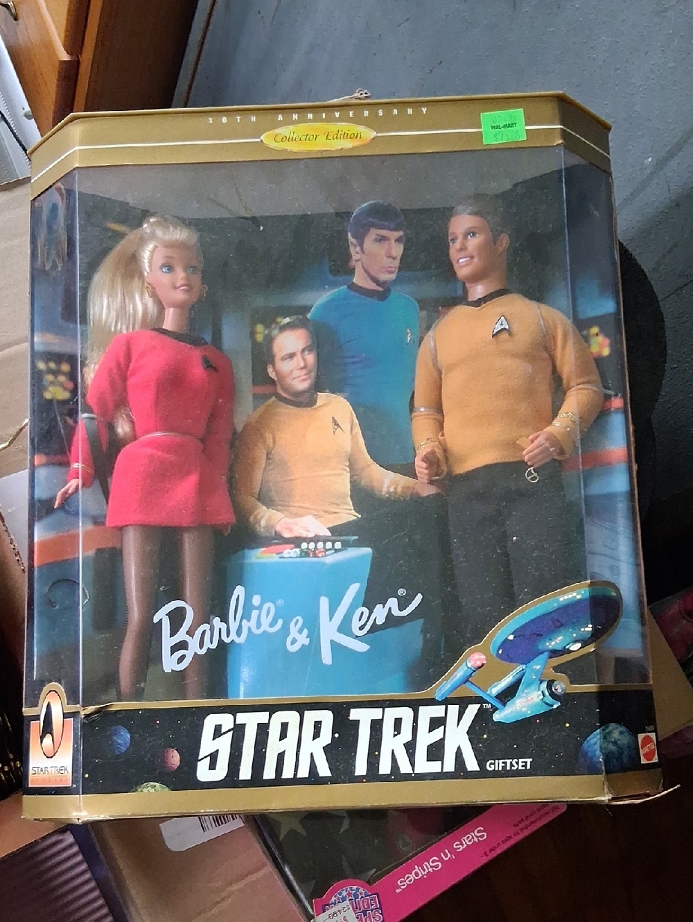 Barbie Star Trek Giftset - Red, Gold, Black